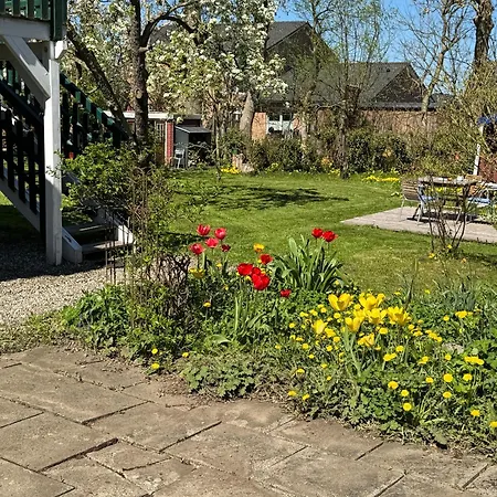 Marthas Garten Apartment *